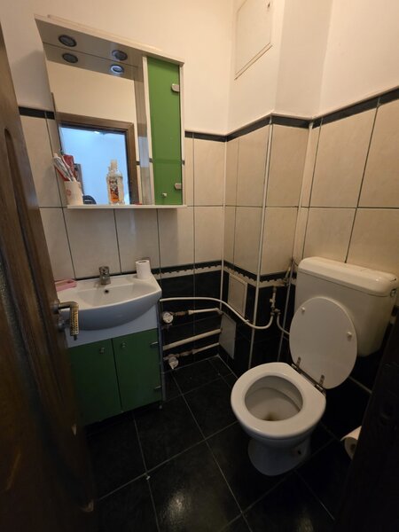 Costin Georgian, 5 minute metrou, pe Sos Vergului,